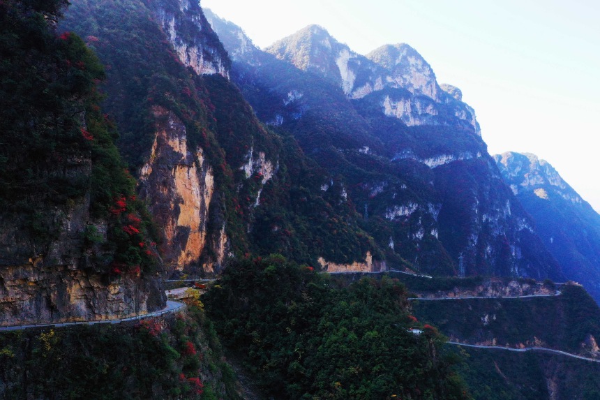 重慶市巫山縣竹賢鄉(xiāng)下莊村初冬景色。王忠虎攝