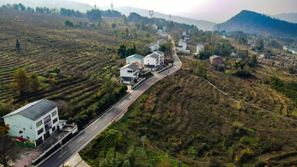 悅川路。石柱縣交通局供圖