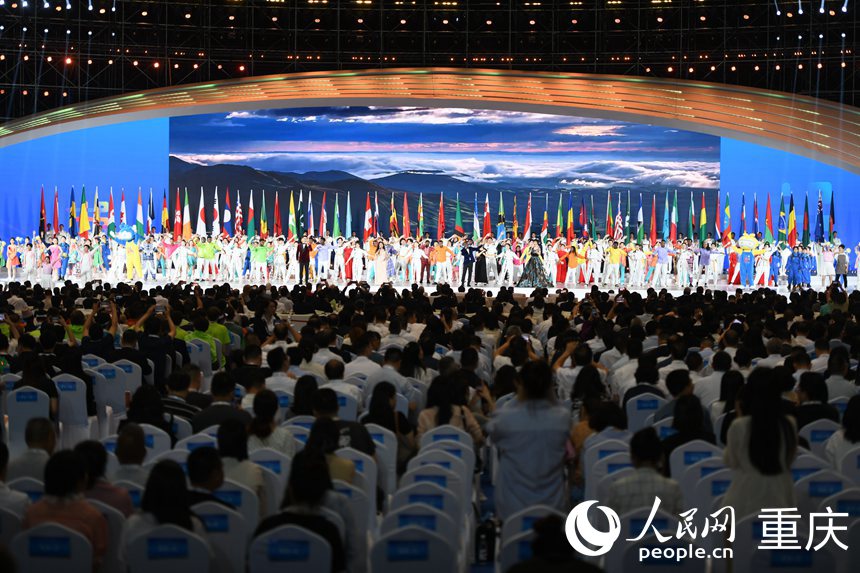 6月24日晚，第二屆“一帶一路”國際技能大賽開幕式在重慶國際博覽中心舉行。人民網(wǎng)記者 胡虹攝